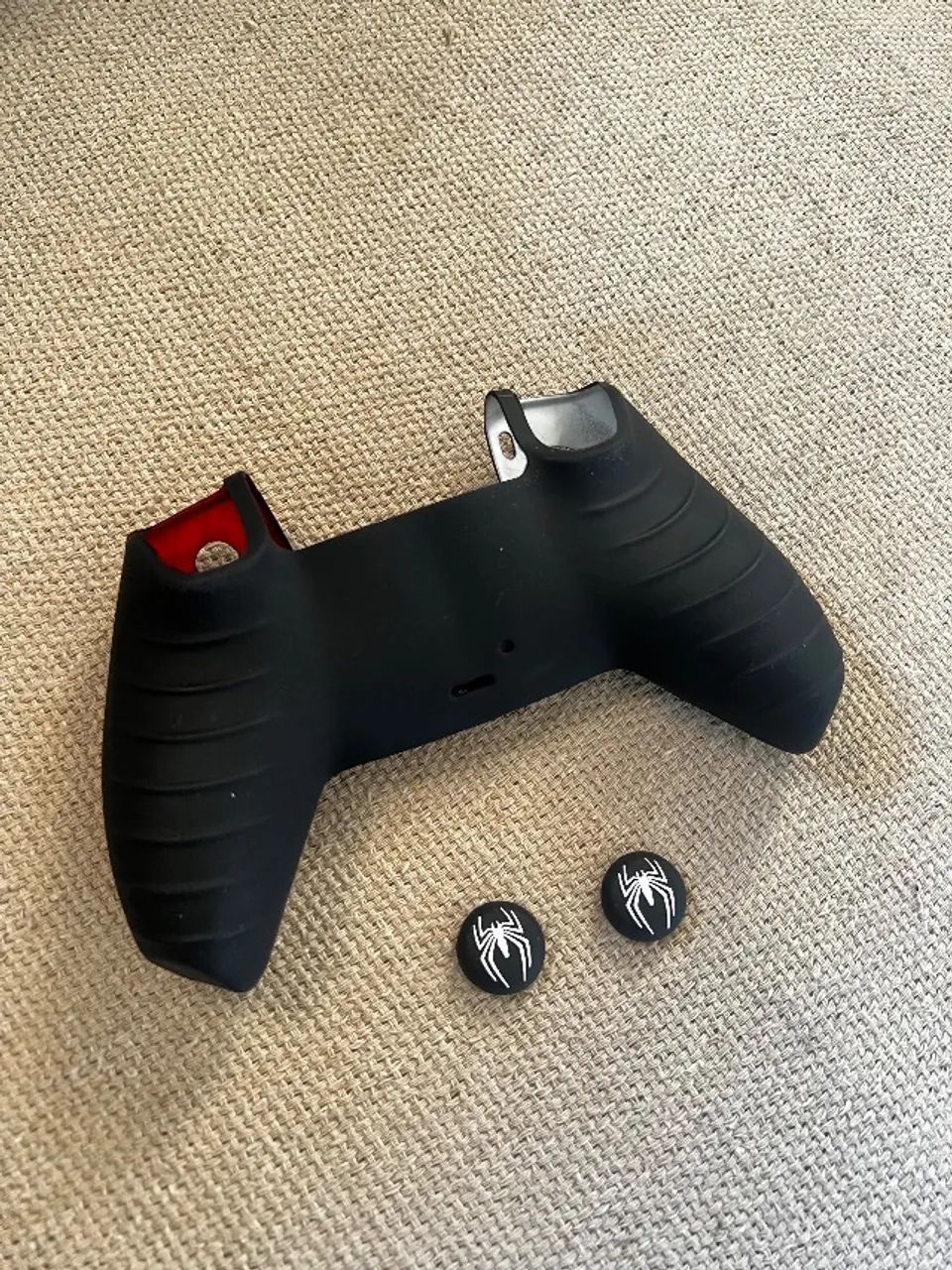 Capa controle PS5 Homem-Aranha + Grip grátis  - Foto 3