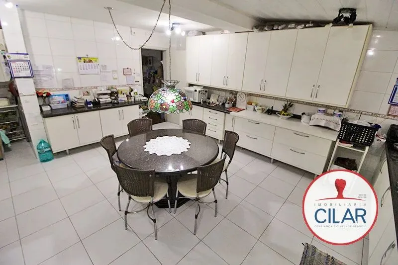 Imobiliária Cilar Vende Casa 2 Quartos no Centro com 158,20m², Ref. 100584.001-CILAR