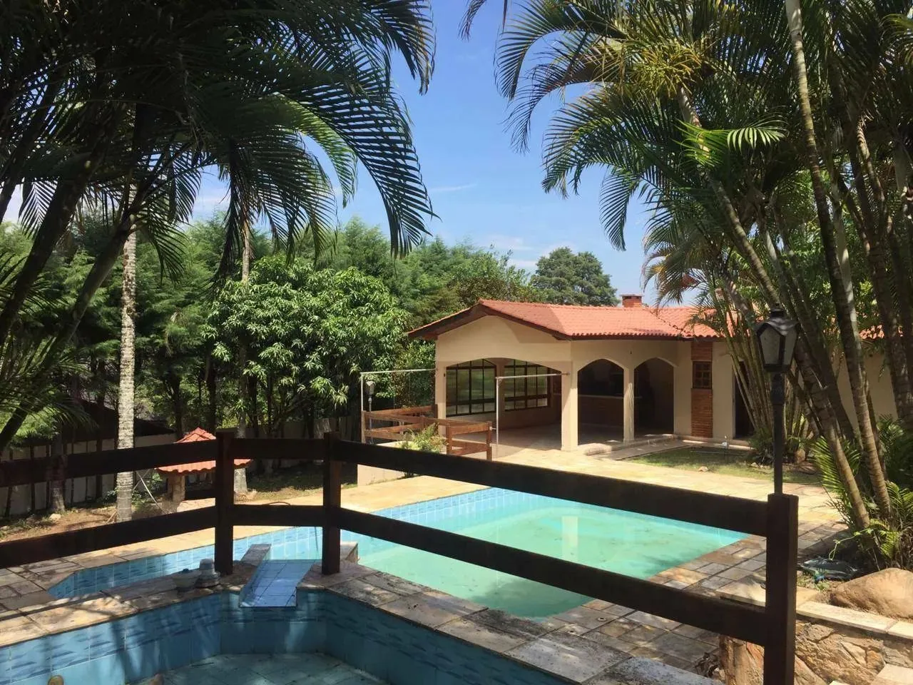 LUXUOSA OPORTUNIDADE DE MORAR NO MELHOR DA GRANJA VIANA