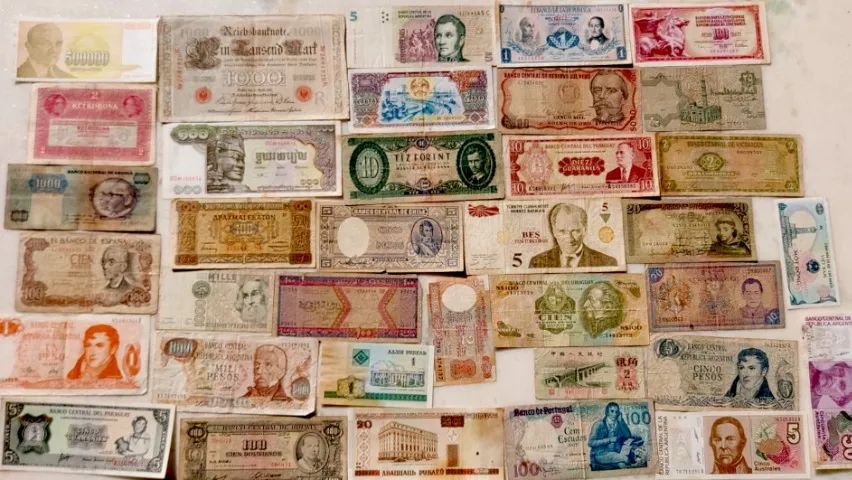 Coleção com 37 cédulas estrangeiras - 27 países diferentes