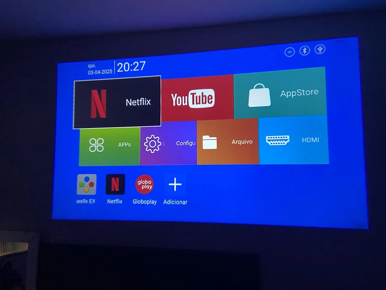 Projetor Smart TV Android para todos seus streamings e games