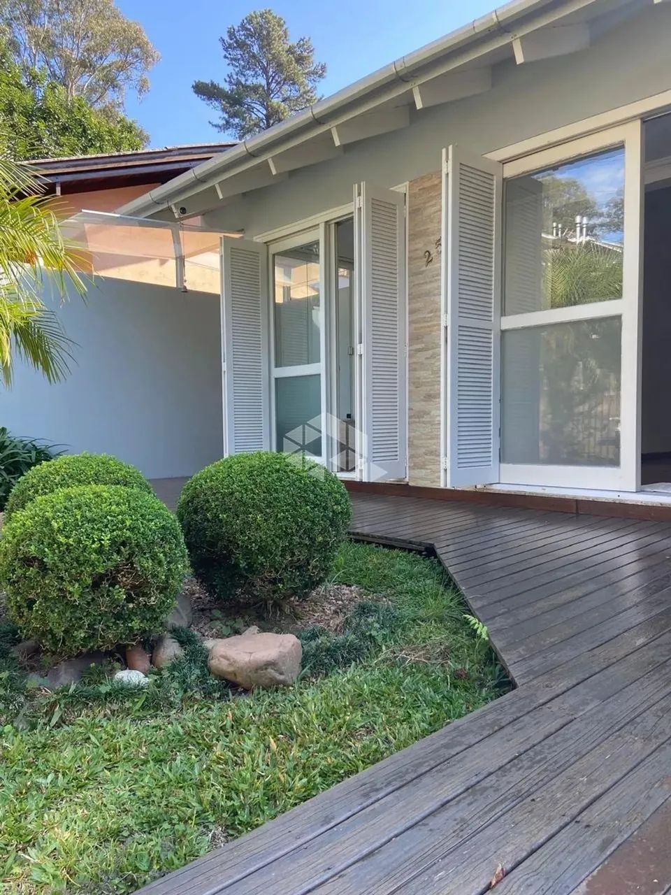 Casa com 230,59 m² privativos, com 4 quartos sendo uma suíte, no Bairro Santo Antão