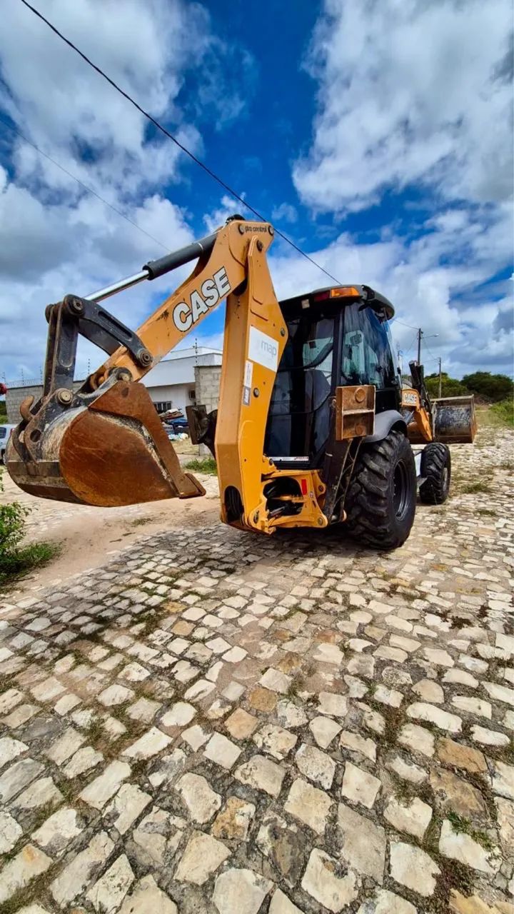 Retroescavadeira CASE 21/22 1190 horas