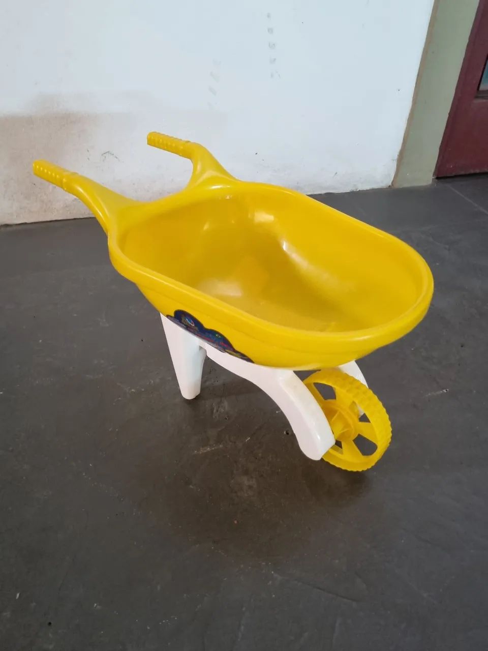 Carrinho de mão infantil, com pá e rastelo - Foto 2