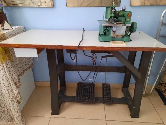 Maquina Overlock Singer antiga - Foto 3