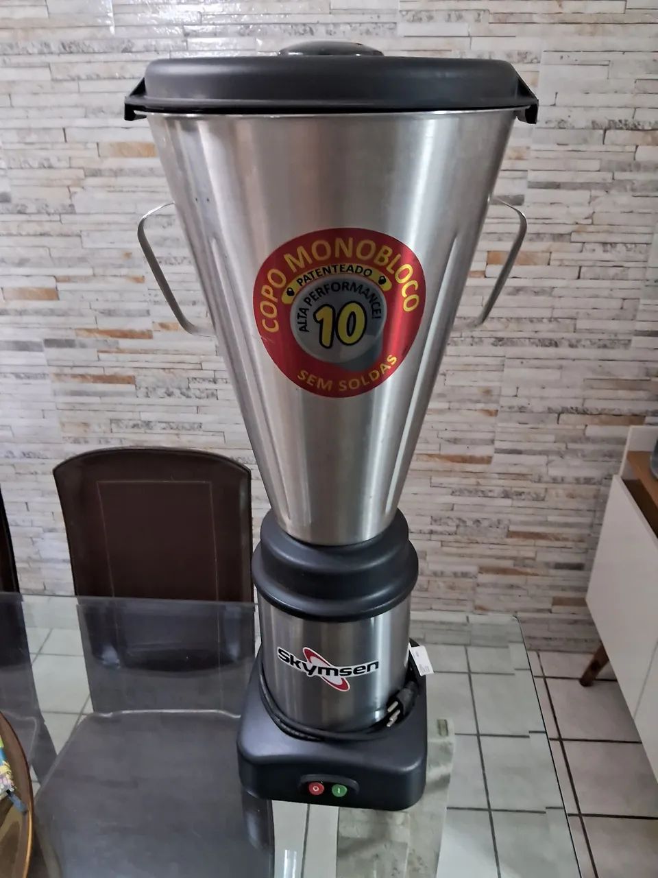 Liquidificador Skymsen - Monobloco - 10L Baixa rotação Usado só  2 vezes - Foto 2