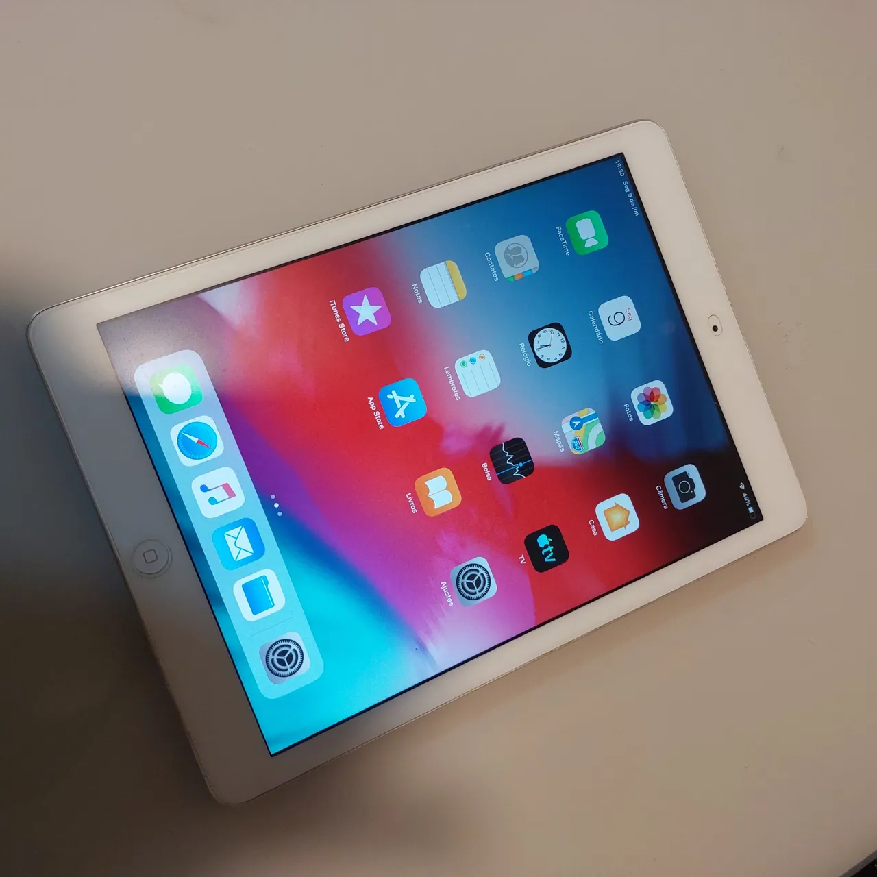 iPad Apple - Tela Retina, Wi-Fi, 16GB