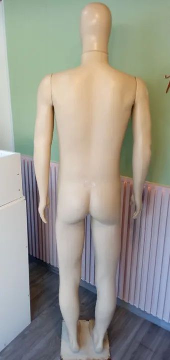 Manequim de corpo inteiro - ideal para loja de roupas - Foto 3