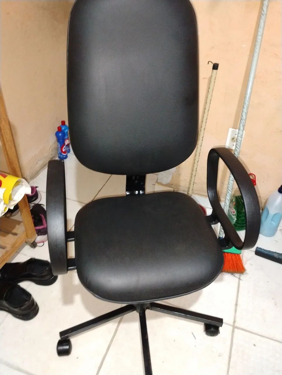 Cadeira de Escritório Giratória com Rodinhas - Foto 5