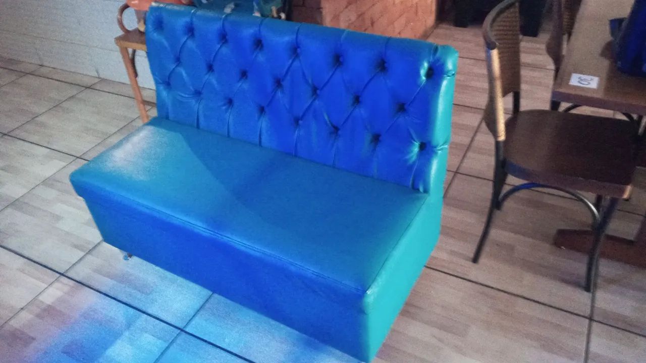Sofá booth de 6 lugares azul turquesa