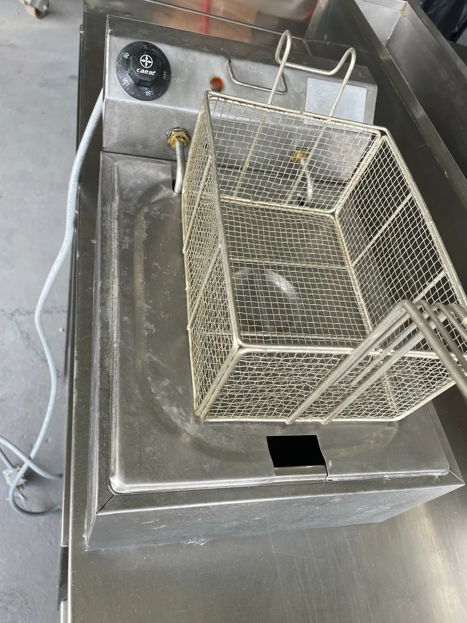 Fritadeira Elétrica Industrial Compacta - Aço Inox - Com Cesta - Foto 5