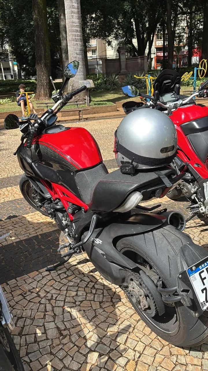Ducati Diavel 1198 Carbon 2013 - Foto 3