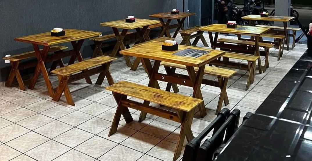 Mesas e Bancos de Madeira para Restaurante