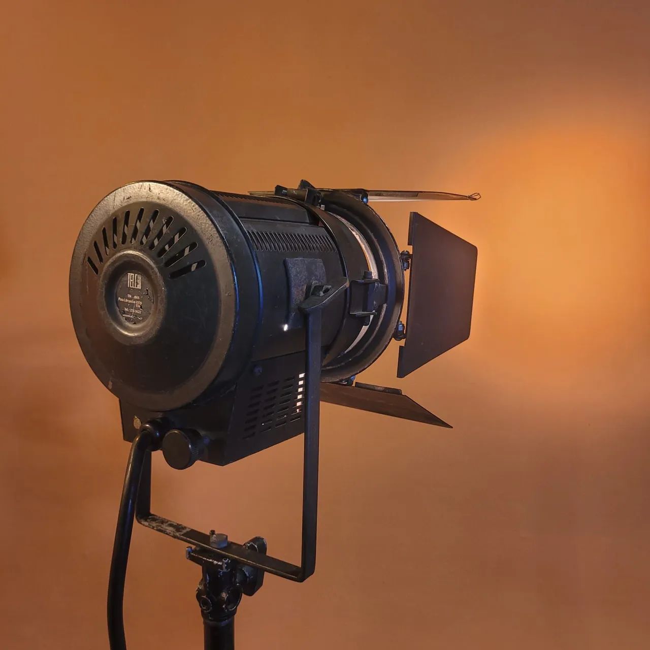 Refletor Fresnel Telem  TM-3906 - 650W -  220V - Foto 3