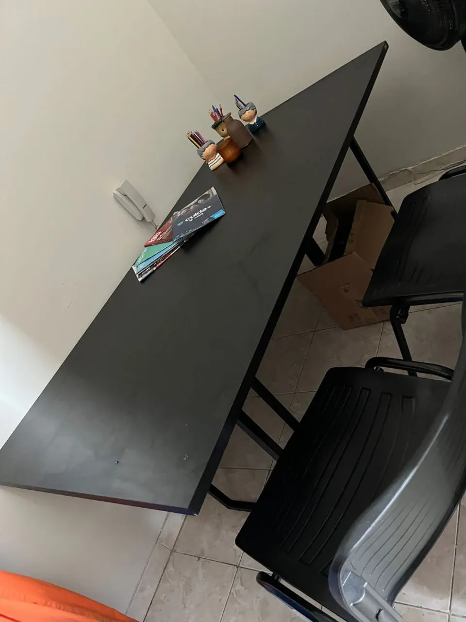 Mesa preta para escritório
