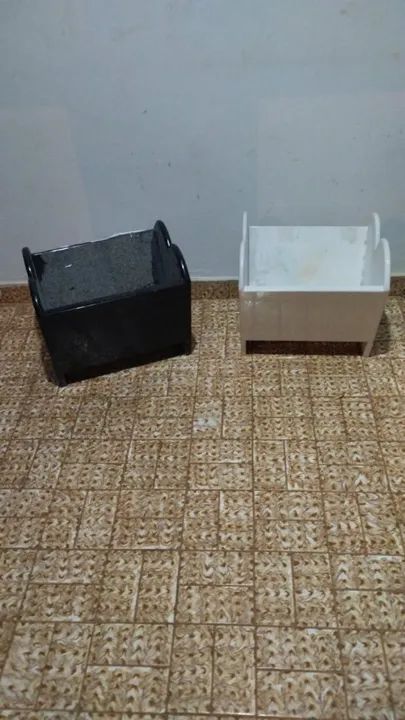 2 Vasos de Planta - Branco e Preto - Foto 2