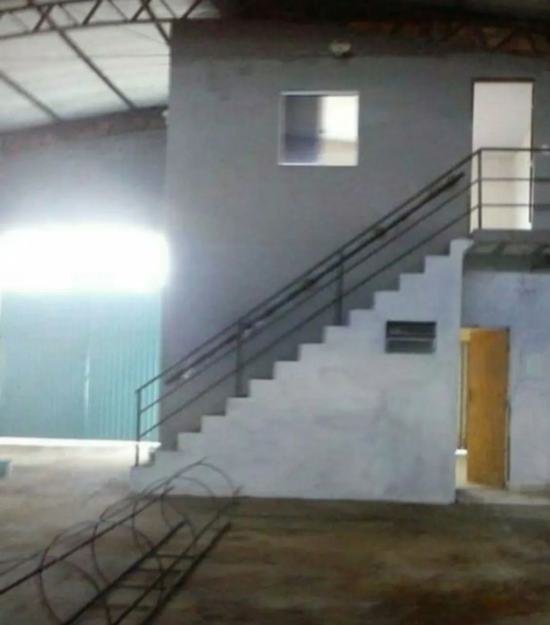 ALUGO PRÉDIO COMERCIAL 250 M2 C/2 SALAS 5X5 M/POÇO ARTES. E EST. - Foto 2