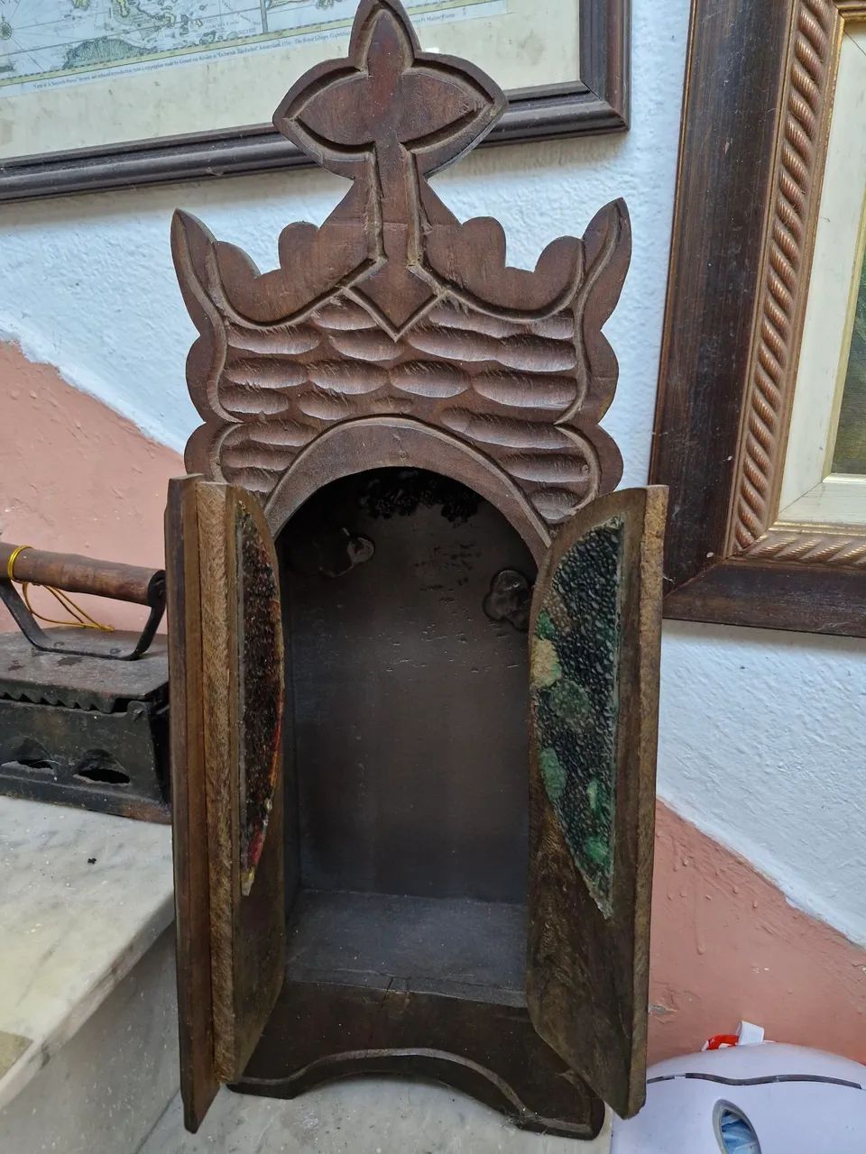 Antigo oratório de Madeira Talhada - Foto 2