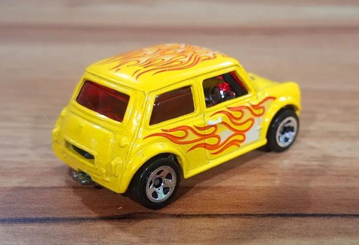 Hot Wheels Morris Mini - Heat Fleet Series 2009 (Loose) - Foto 3