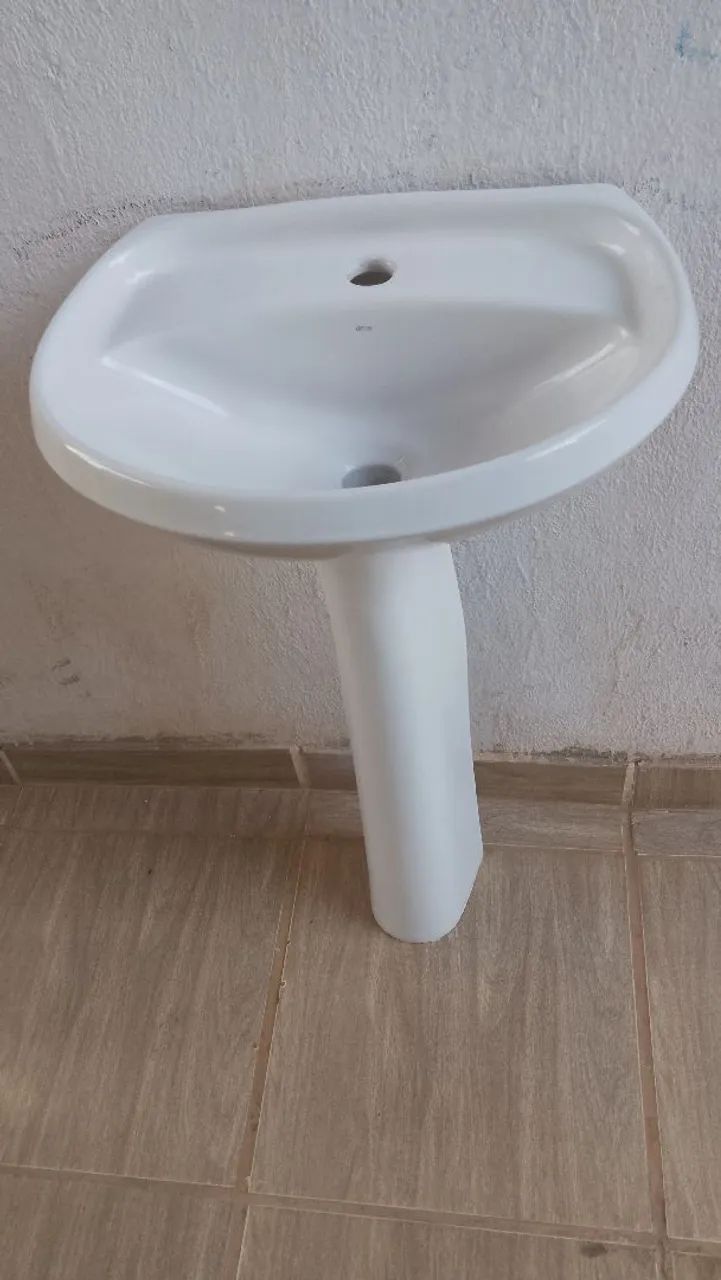 Pia de banheiro retirada no Valparaíso 