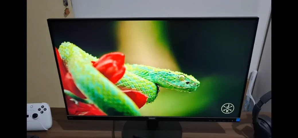 Monitor 27' Philips IPS Full-HD, bordas ultrafinas [Som Embutido] Seminovo, aceito cartão