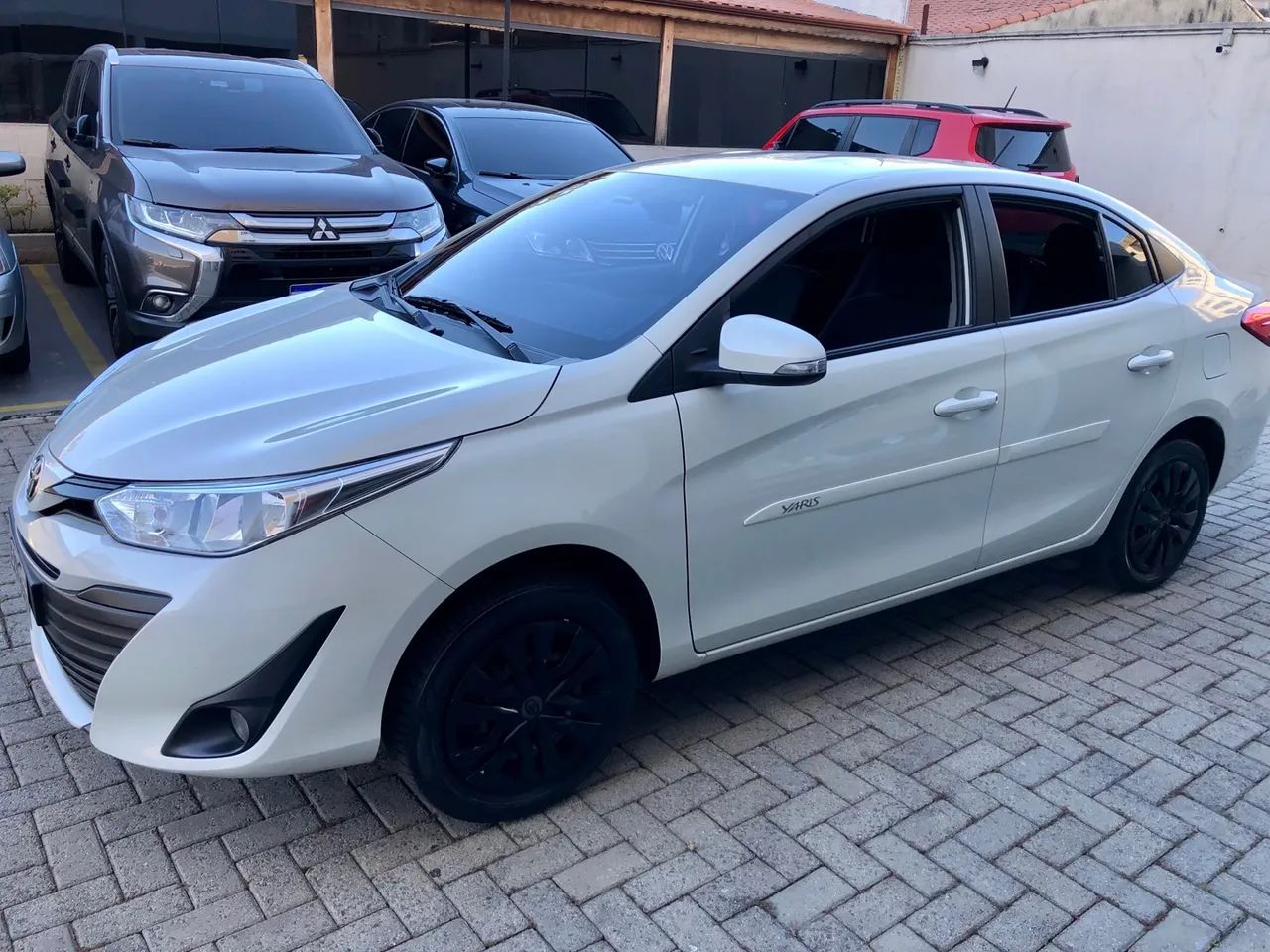 Toyota Yaris Sedan 2020 - Foto 3