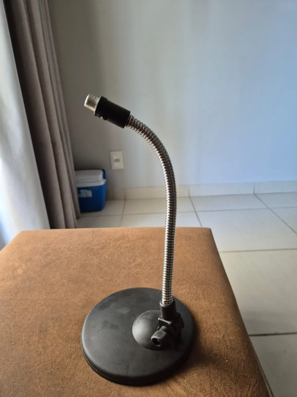 Pedestal de Mesa para Microfone Vector SMF30 (MICROFONE NÃO ESTÁ INCLUSO)