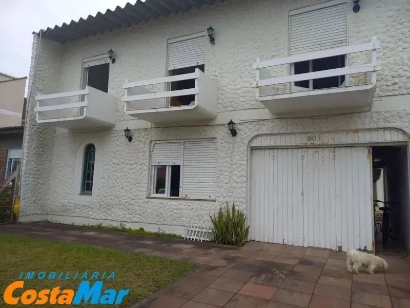 Sobrado a poucos metros do mar !!!!