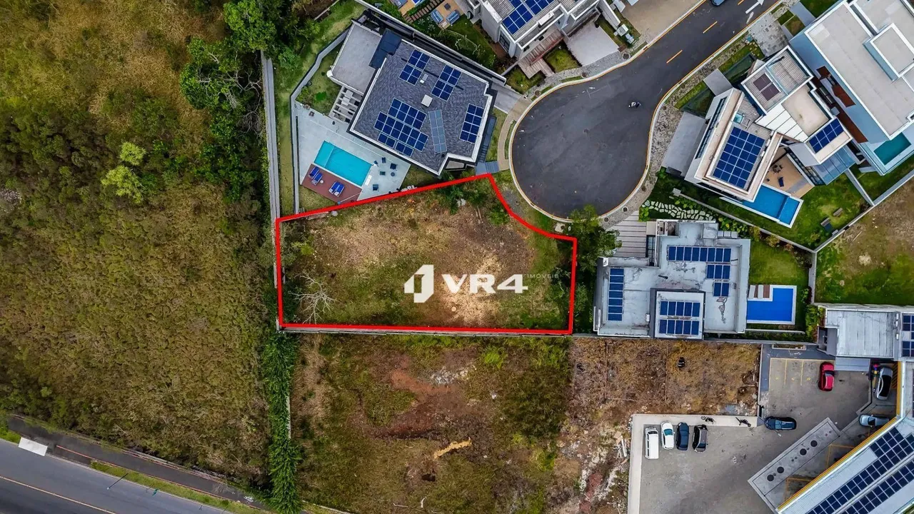 Terreno à venda em condomínio de alto padrão, 778 m² por R$ 1.600.000 - Santa Felicidade -