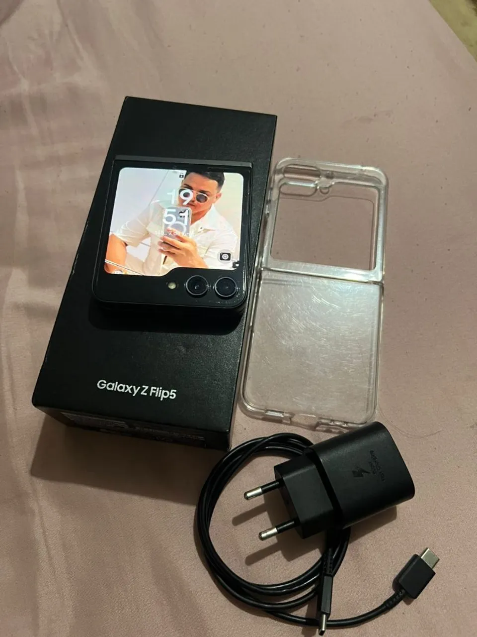 Z flip 5 de 8Ram 256GB estado de zero