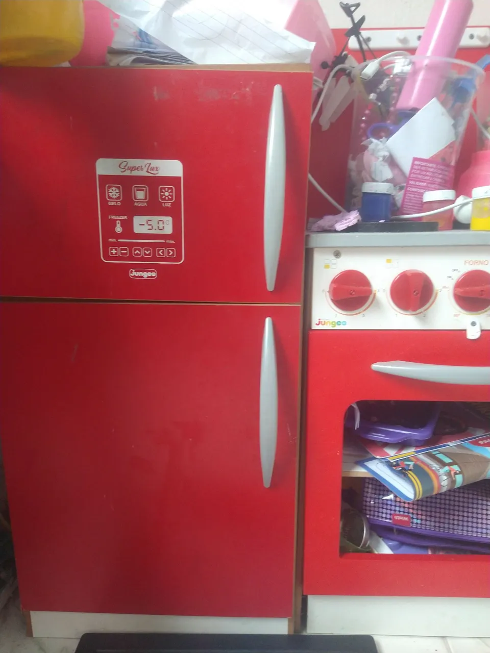 Cozinha Infantil de Madeira Vermelha