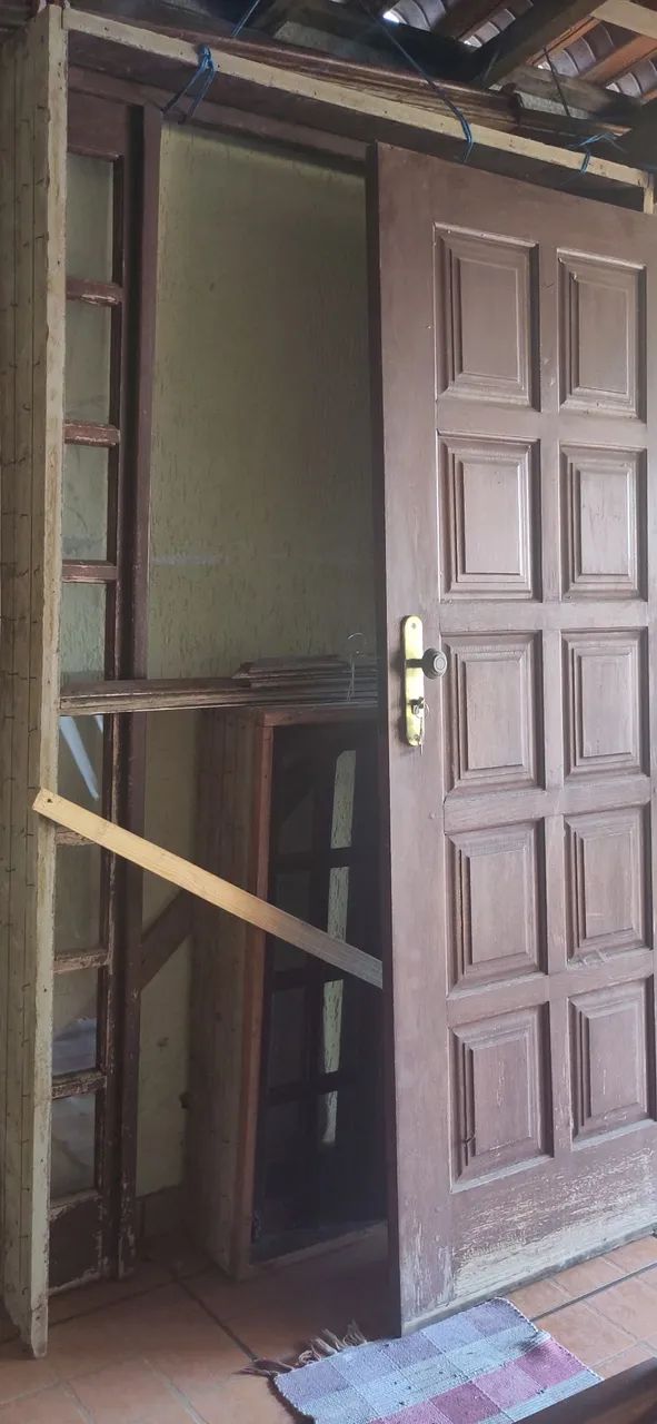 Porta em madeira Angelim disponível para Venda - Foto 3