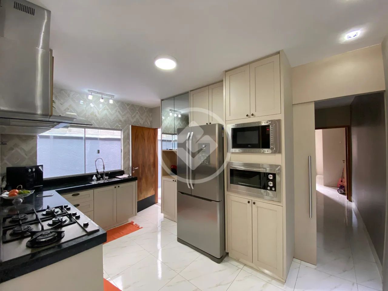 LINDA CASA A VENDA NO SETOR GARAVELO 3 QUARTOS codigo: 118502