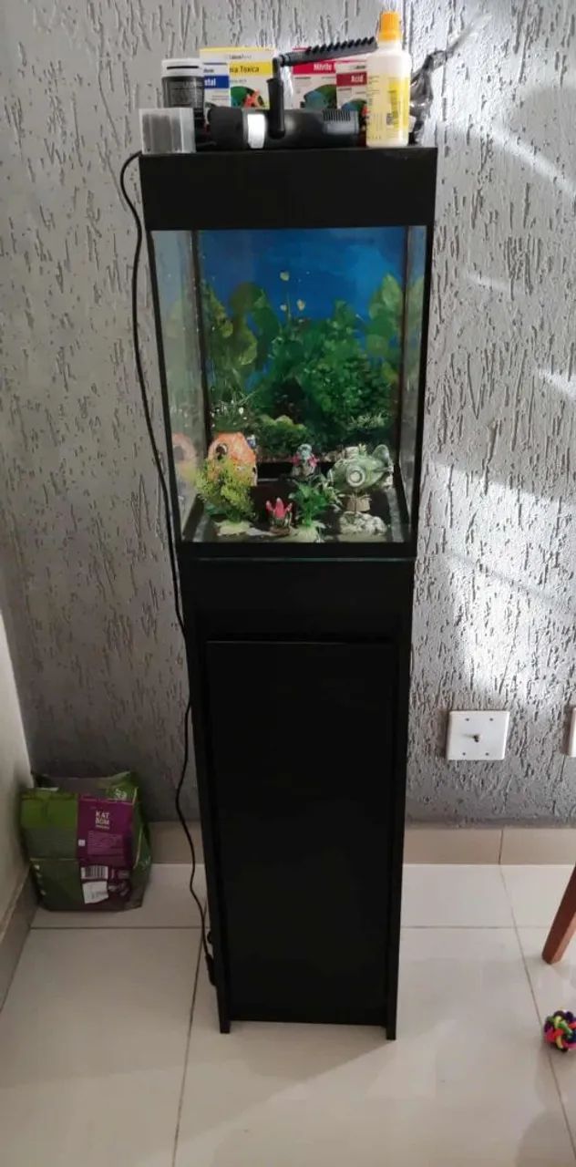 Vendo aquário capacidade 30 litros 
