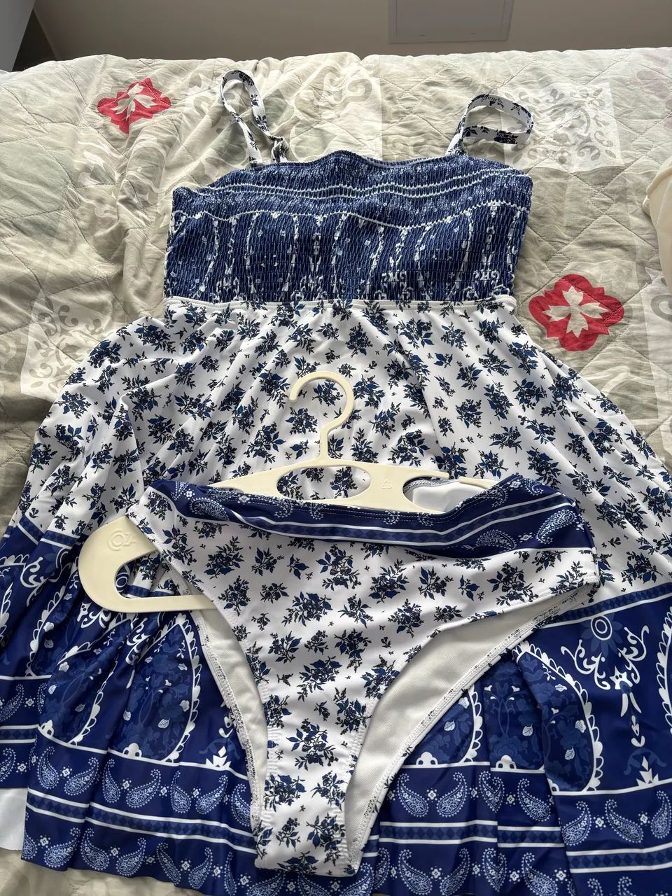Vestido com biquíni importado novíssimo TAM XL  - Foto 2