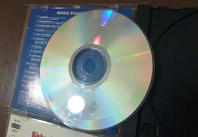 2 Cd's Richard Clayderman e Magic piano originais - Foto 3