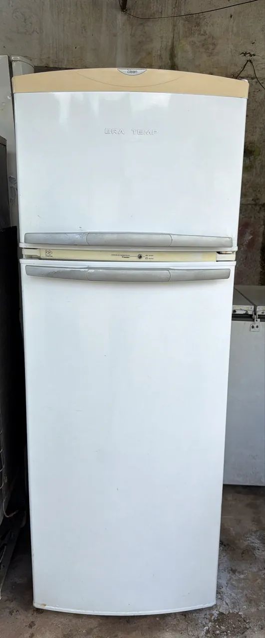 Geladeira 2 portas 