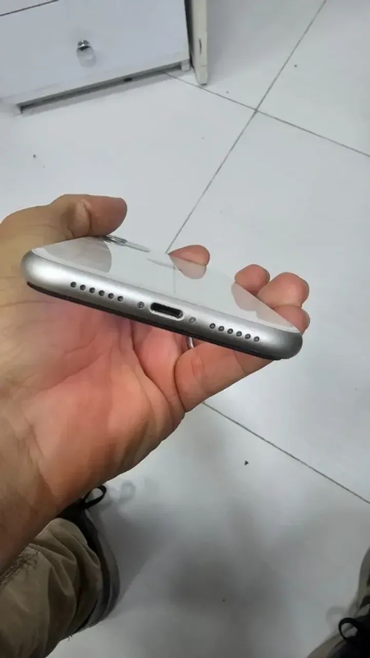 iPhone 11 64GB Branco Muito conservado - Foto 4