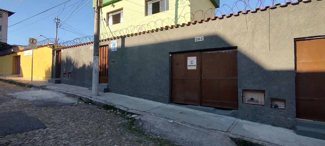 Aluga-se casa bairro Santo André 