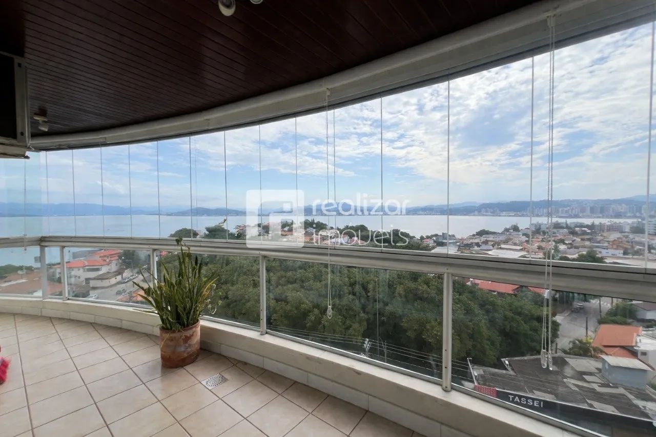 Apartamento 3 quartos no bairro Abraão em Florianópolis