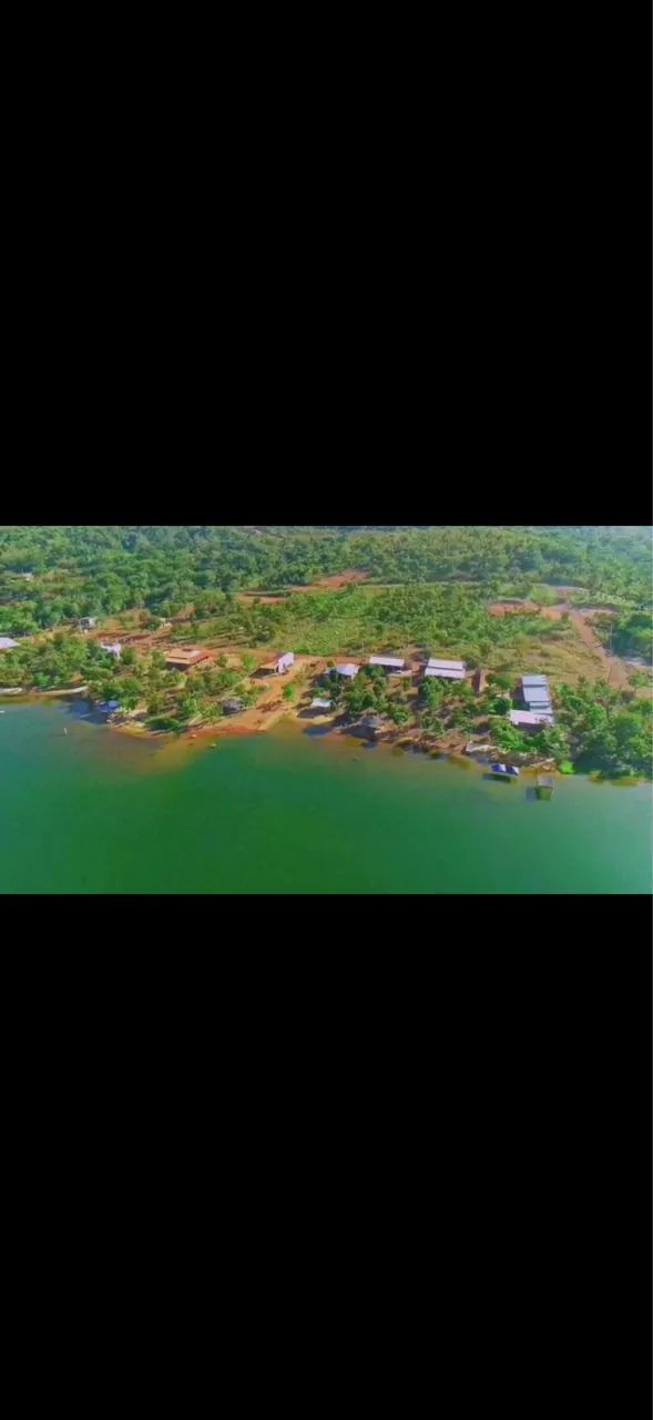 VENDO OU TROCO CHÁCARA NA BEIRA DO LAGO - Foto 2