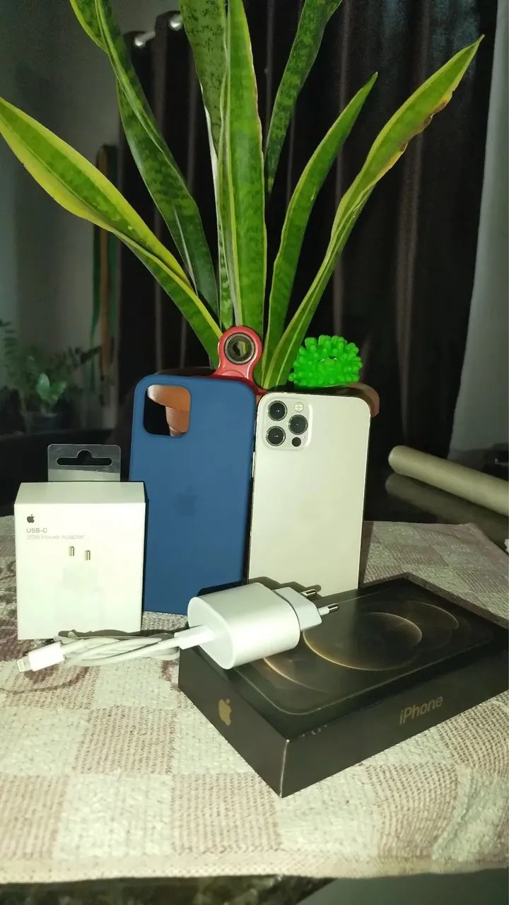 iPhone 12 Pro / 128 Gigas / 76% bateria - Foto 2
