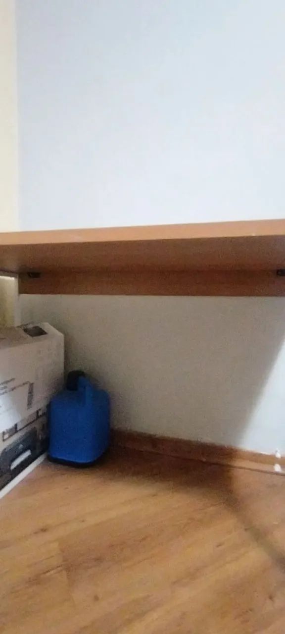 Mesa semi nova de madeira  - Foto 3