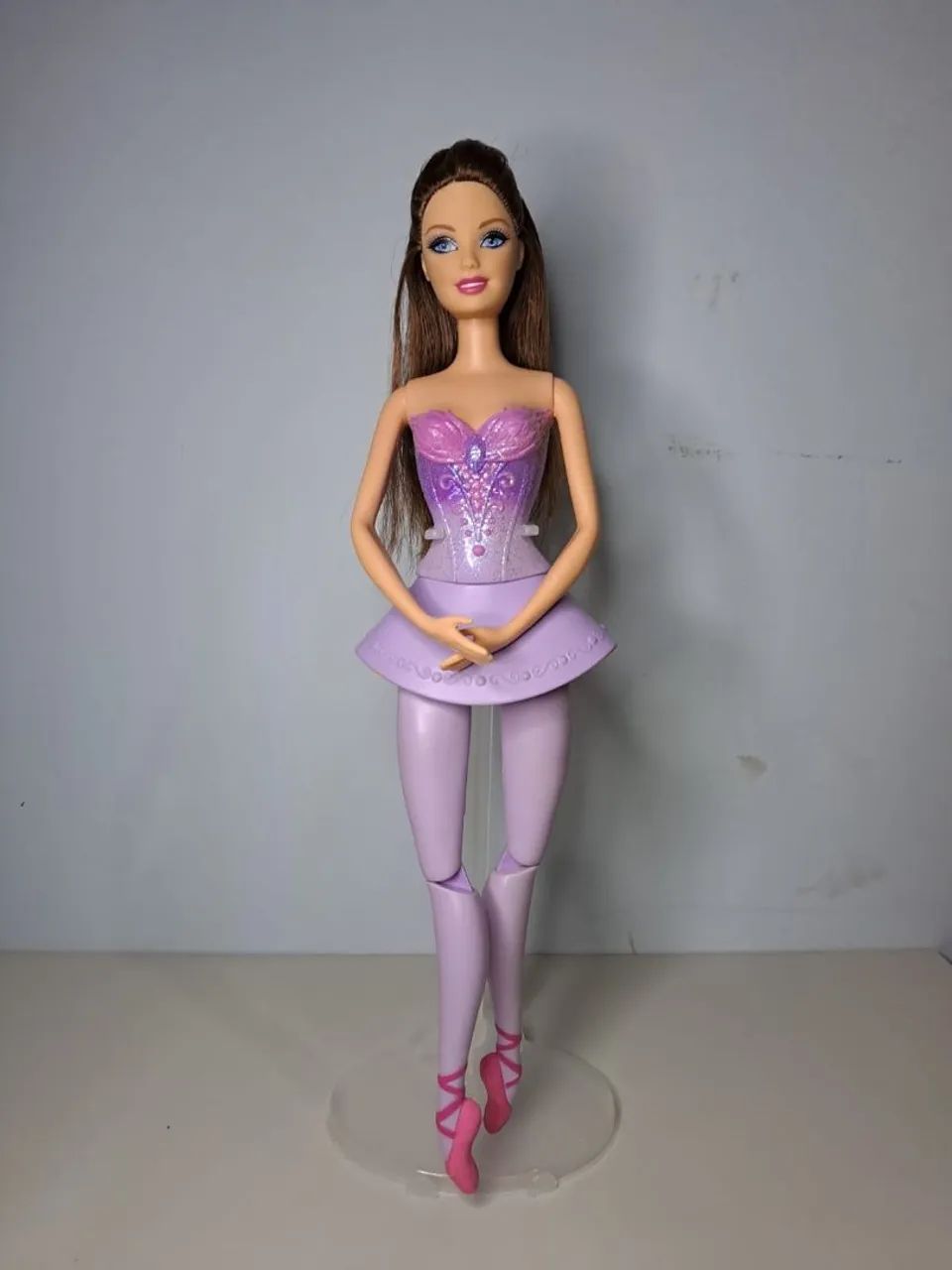 Boneca barbie sapatilhas mágicas 