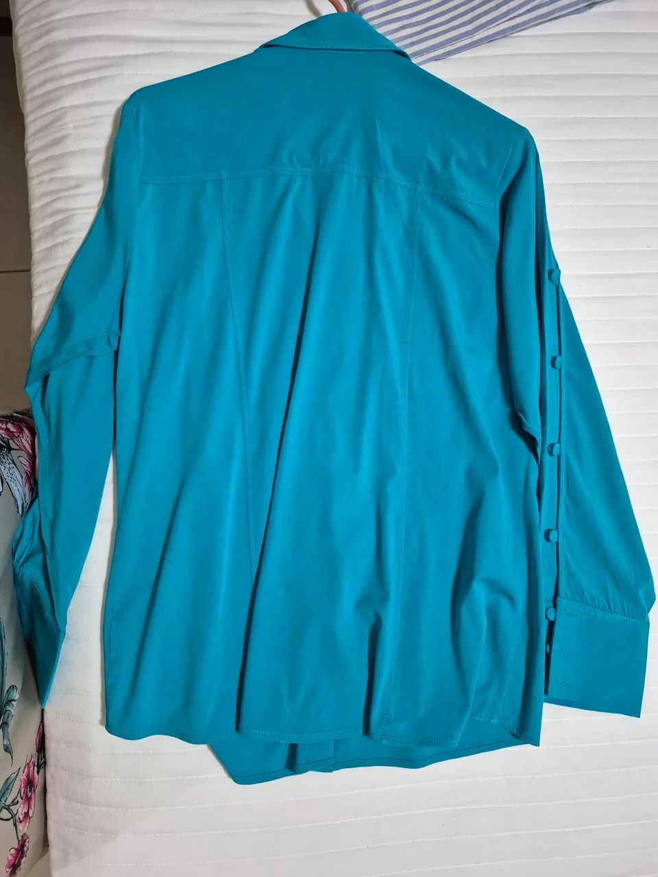 Camisa feminina manga comprida azul - Foto 4