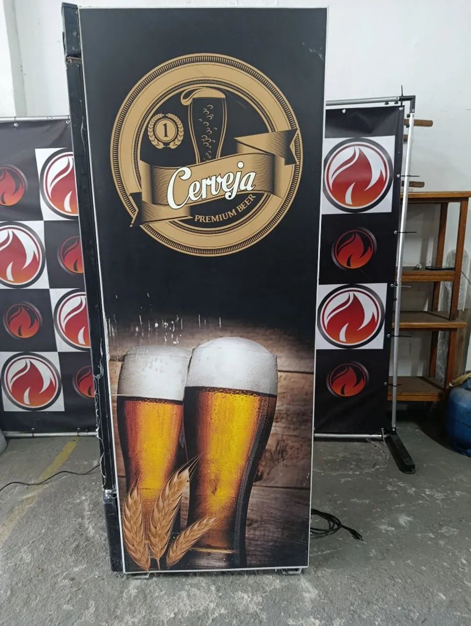 Cervejeira vertical expositora 220 volts 497 litros marca