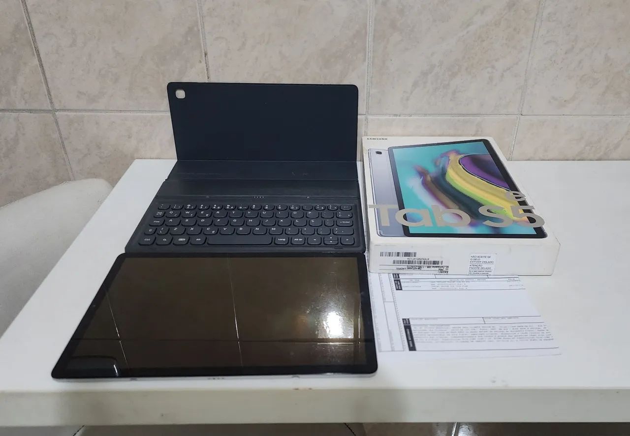 Tablet Samsung S5e (105p) com capa teclado, caixa e nota fiscal (display com defeito) - Foto 2