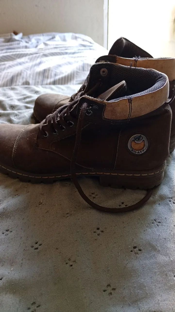Vendo bota cano médio 50 reais