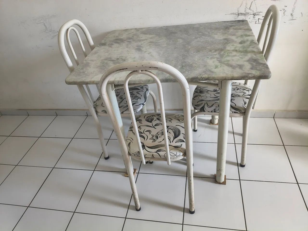 Mesa 4 cadeiras  - Foto 2