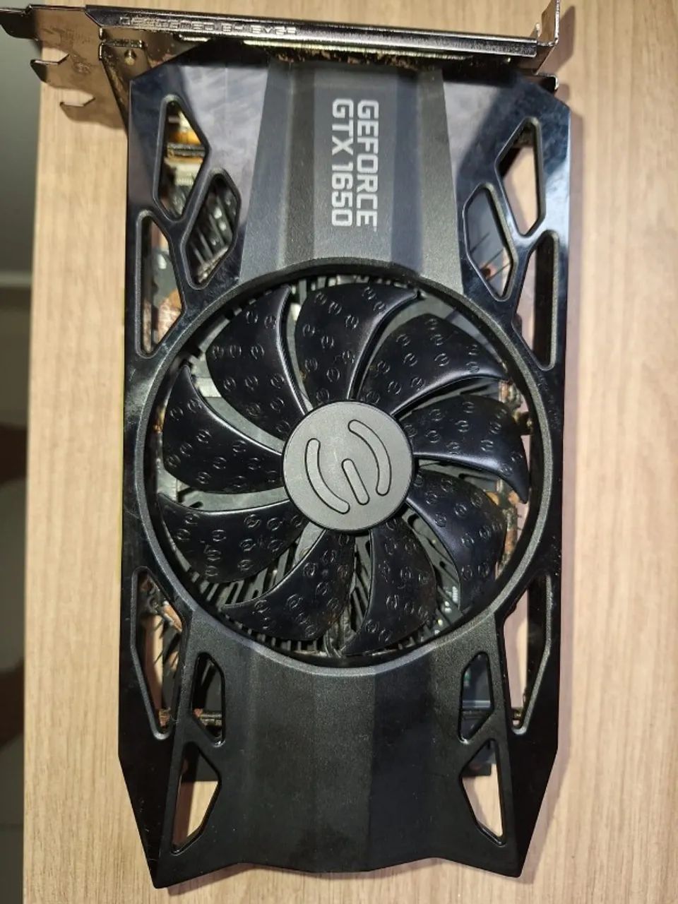 placa de video GTX 1650 quebrada